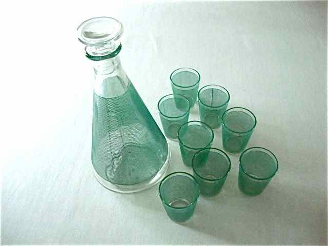 Carafe service and 8 glasses