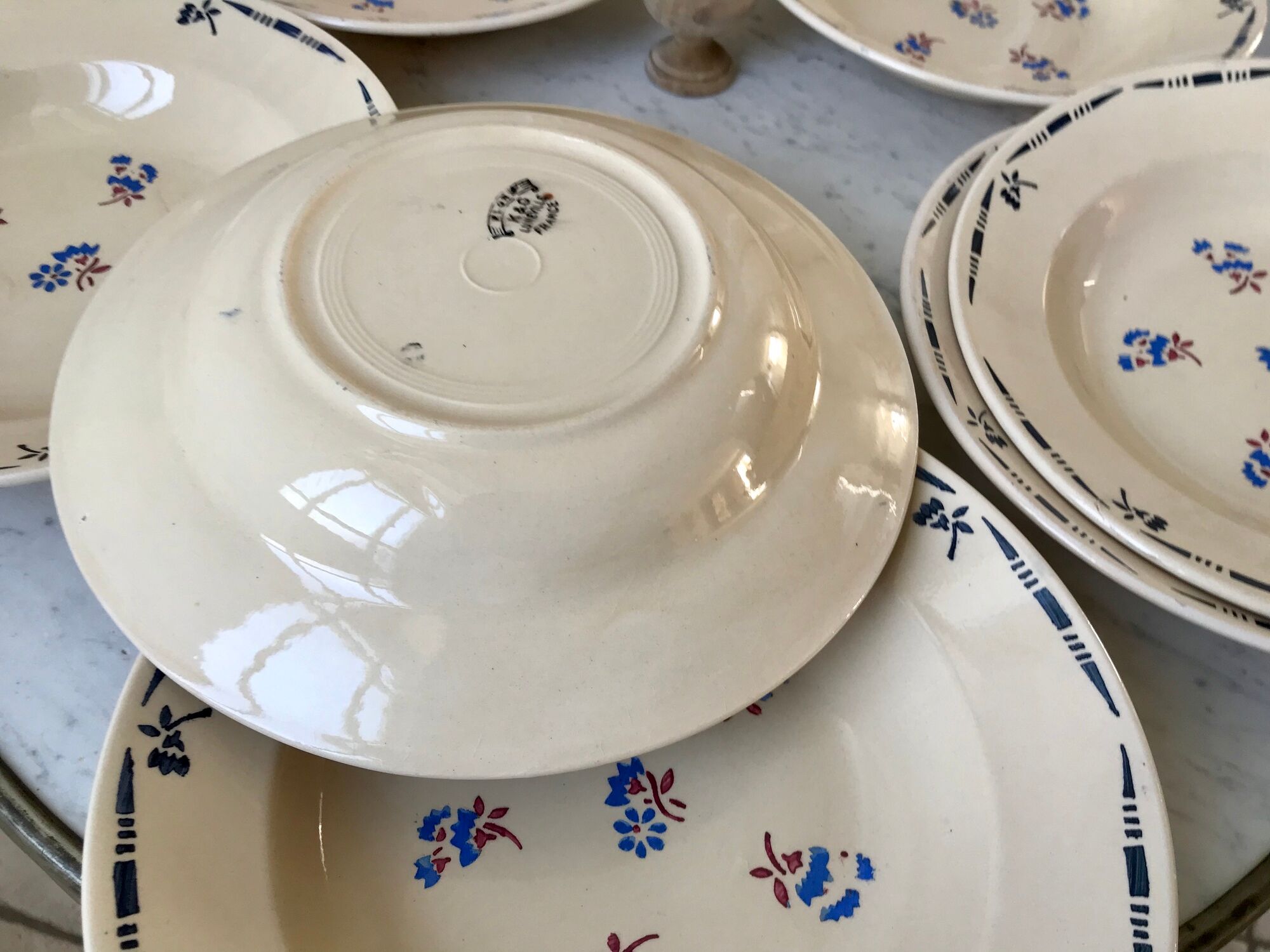 Set of 7 hollow plates k&g lunéville model "flore" 30s