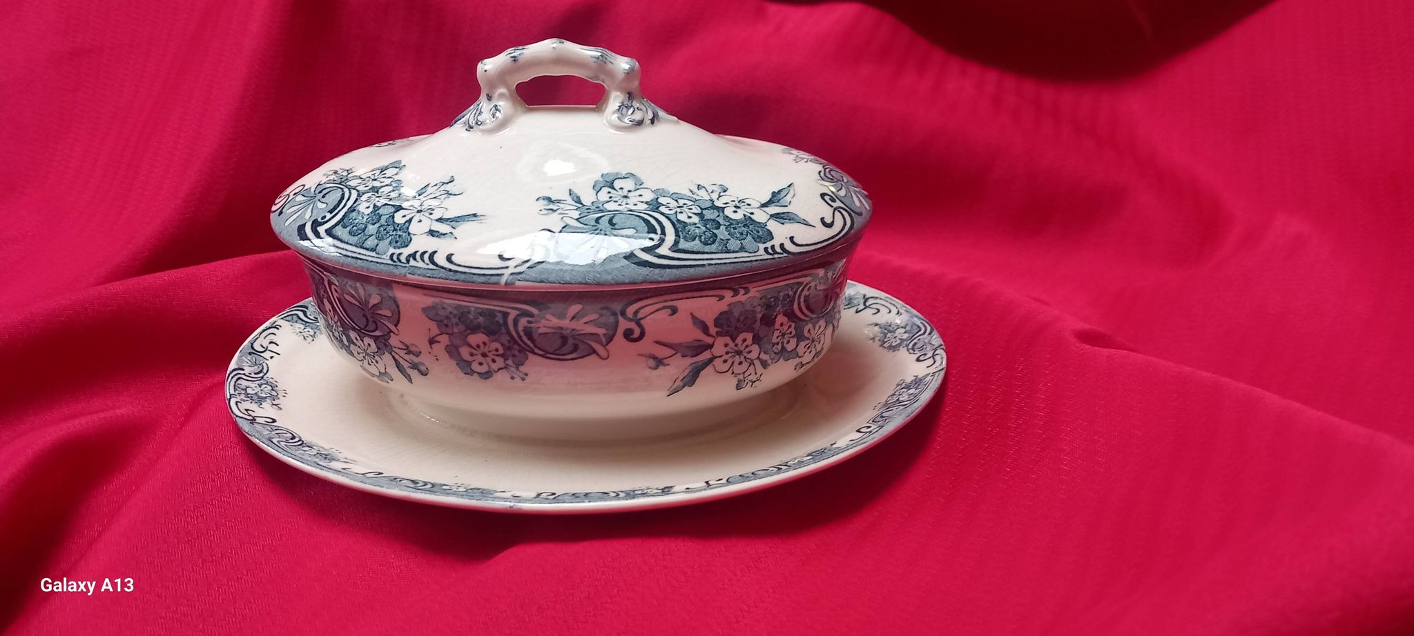 Longwy ceramic sauce boat spring model