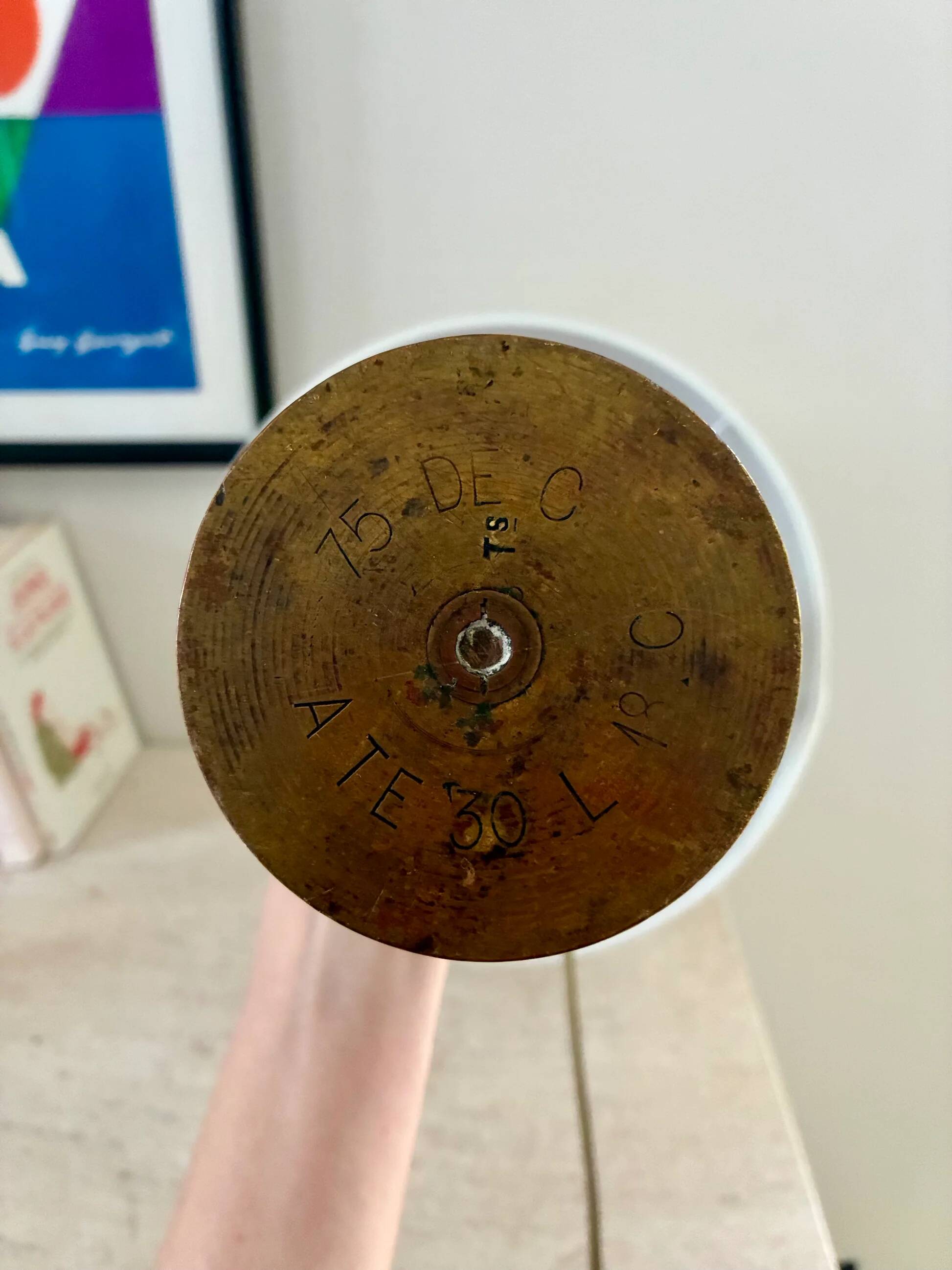 "Obus" lamp engraved with floral decoration.