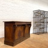 Ancien comptoir de commerce en bois