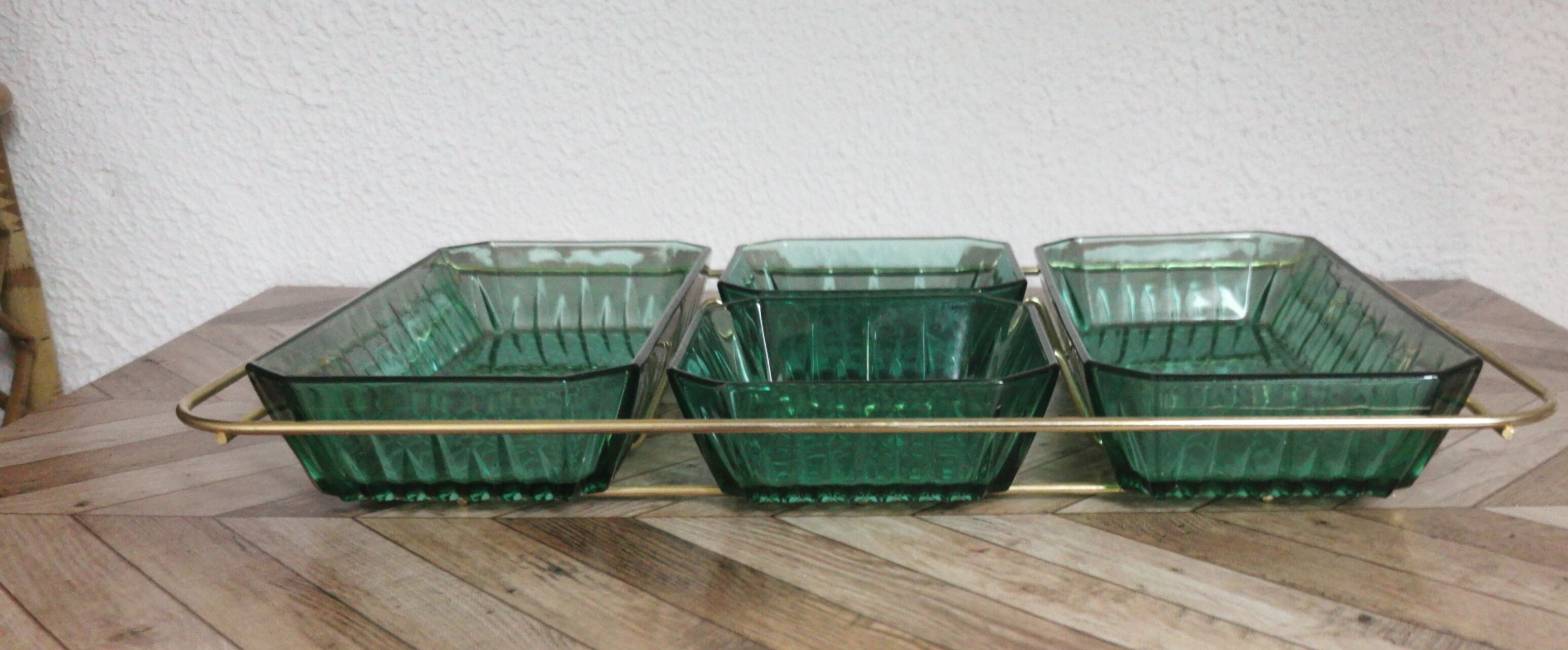 Arcoroc Emerald green and gold aperitif tray