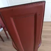 4 chairs model 1Alice by Giorgio Cattelan