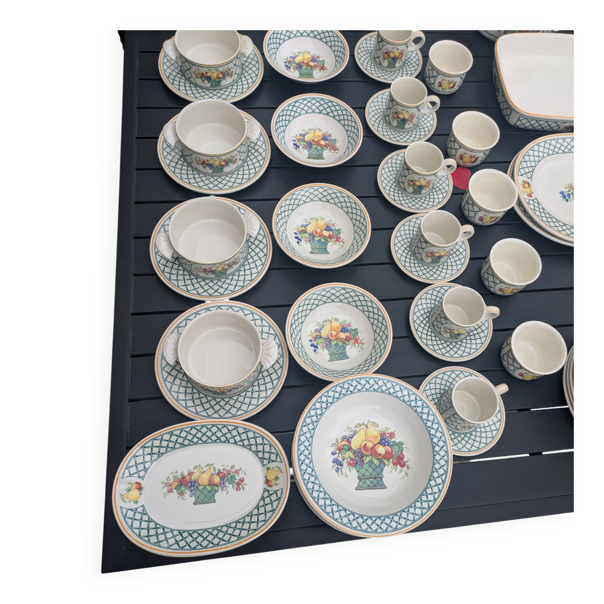 Service Basket Villeroy and Bosch 69 pieces