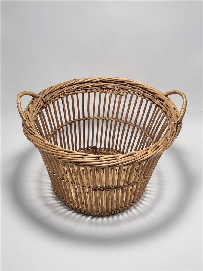 A pair of small baskets
