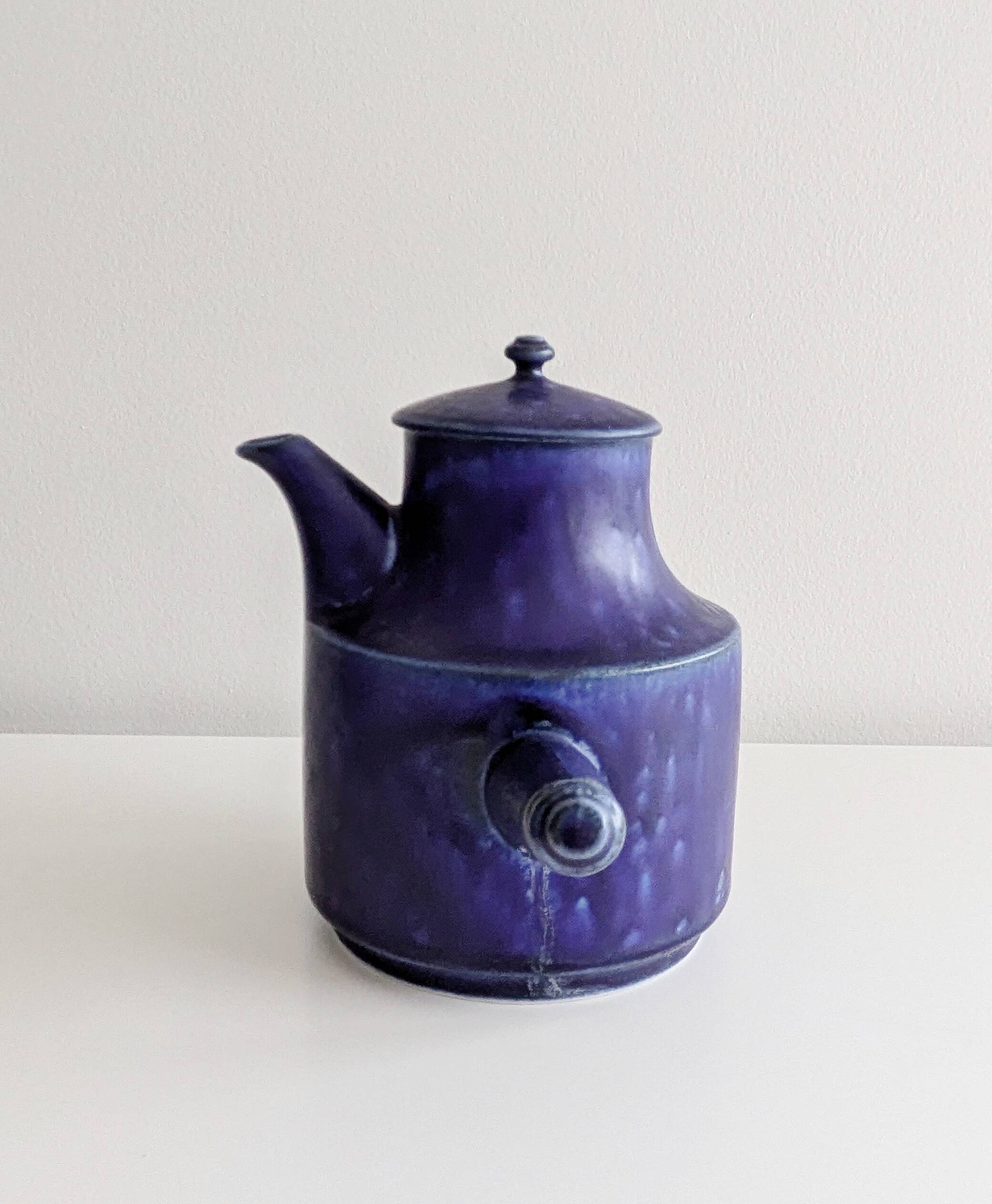Langenthal (Switzerland) teapot and matching tea warmer.
