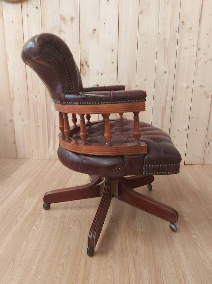 English-style armchair