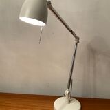 Articulated design desk lamp