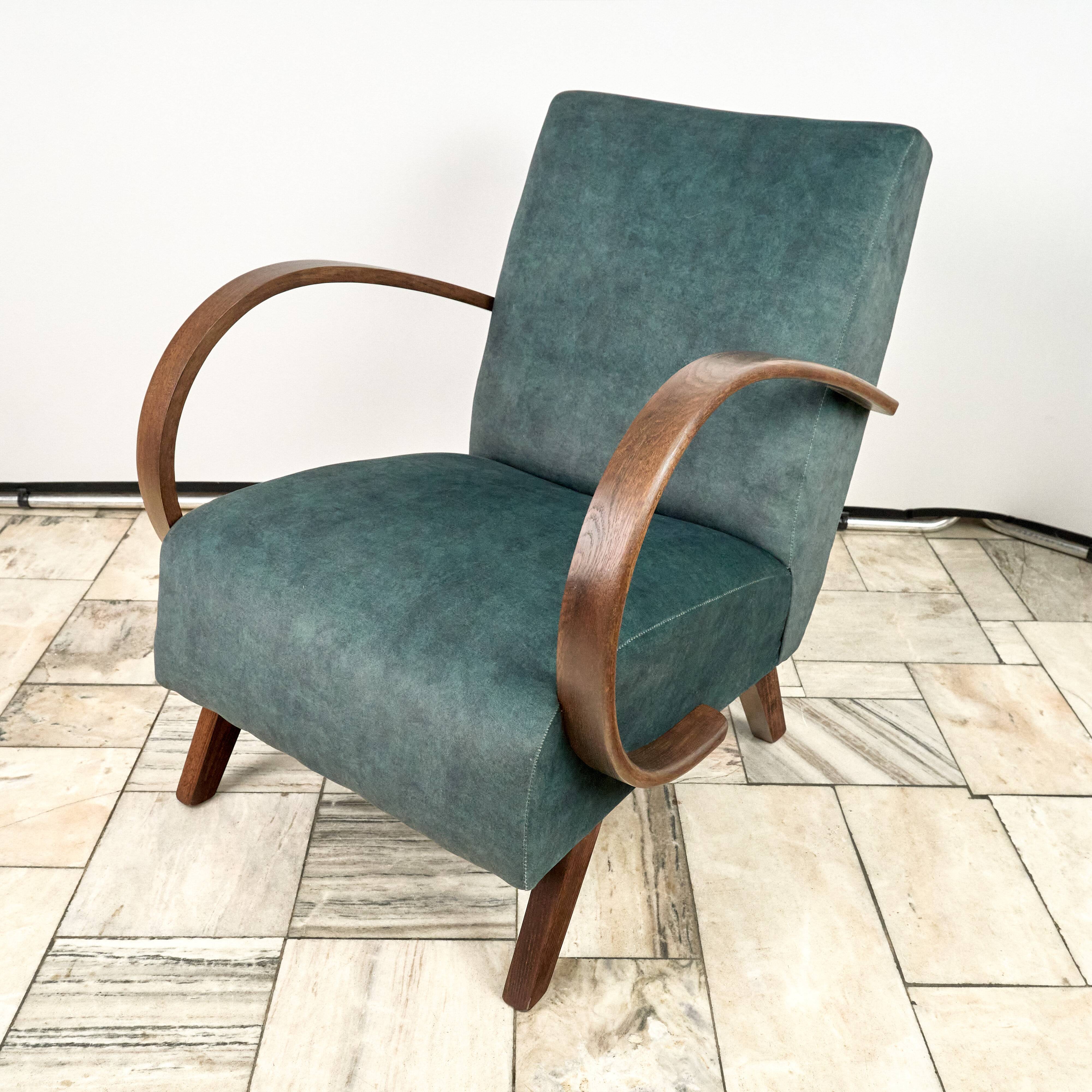 H 410 type C Armchair designed by Jindrich Halabala, 1940s, Czechoslovakia