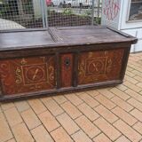 Antique chest from 1720