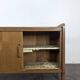 Buffet moderniste en chêne à porte coulissante