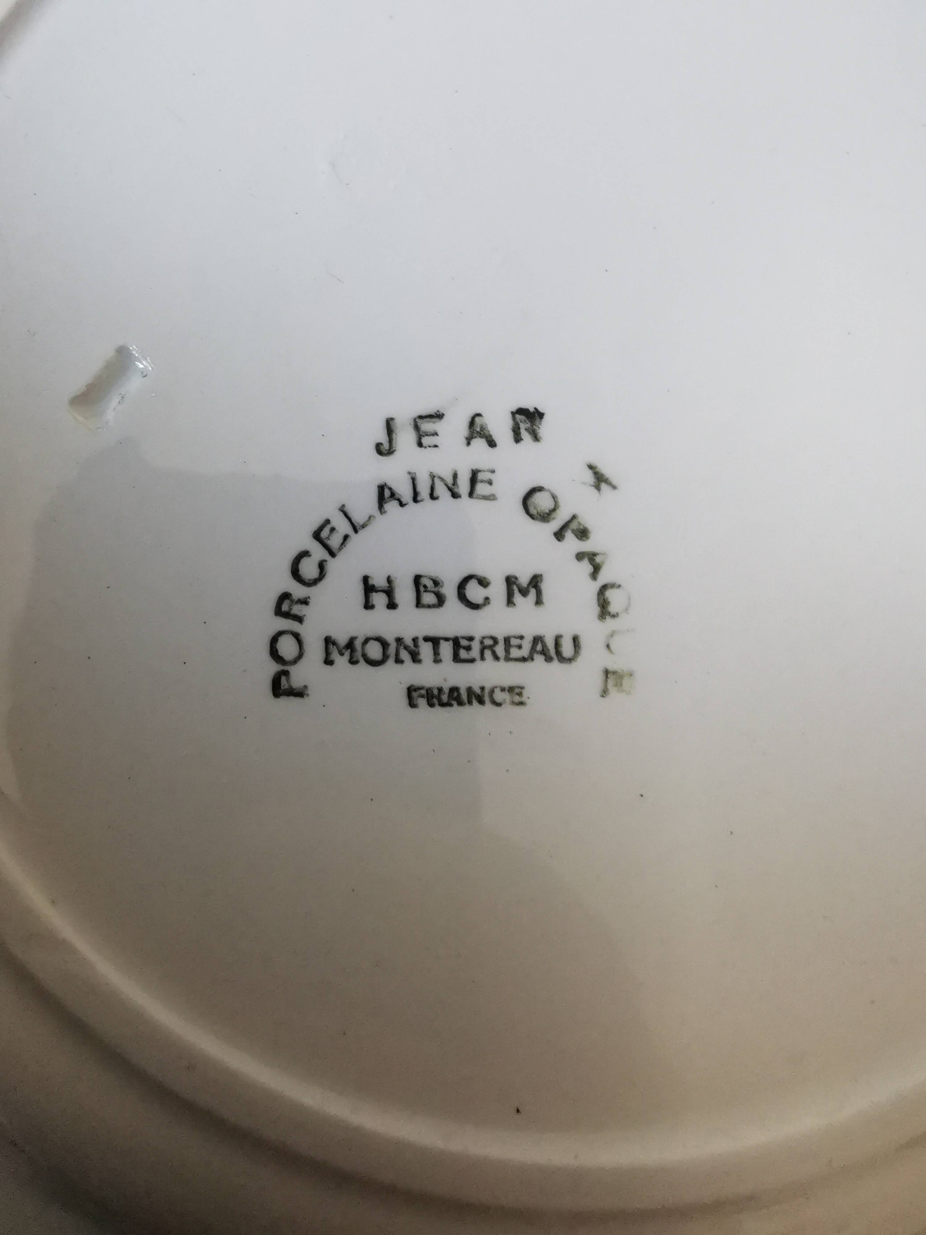 set of 7 Creil and Montereau flat plates,