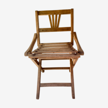Foldable antique chair
