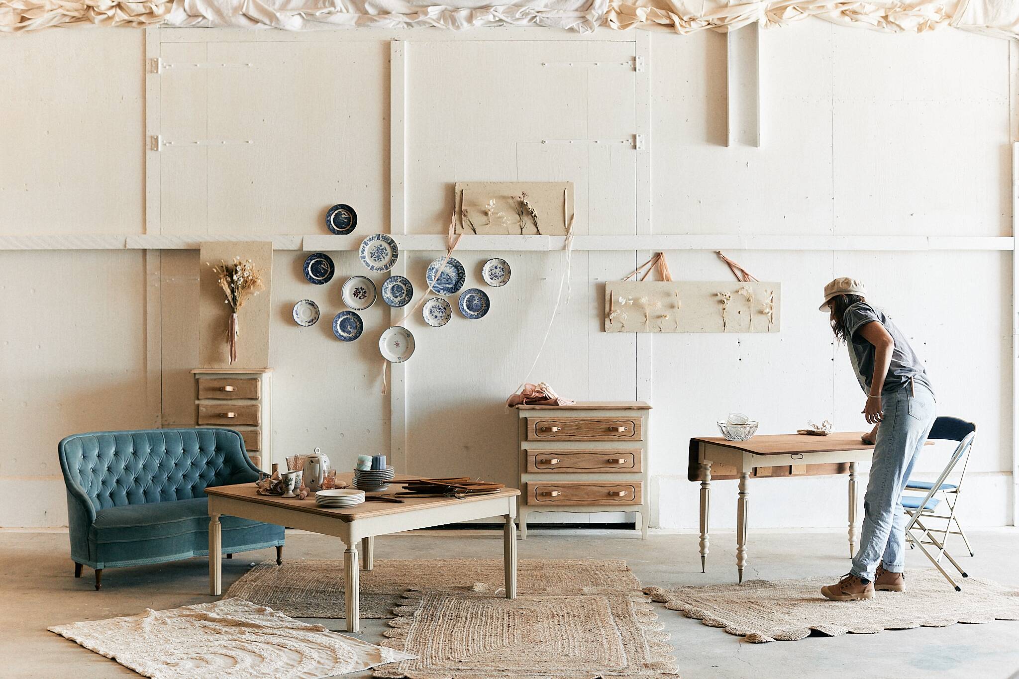 Blue velvet toad bench