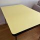 Table en Formica avec 4 chaises