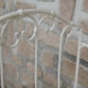 Lit bébé ancien ou banquette en fer forgé