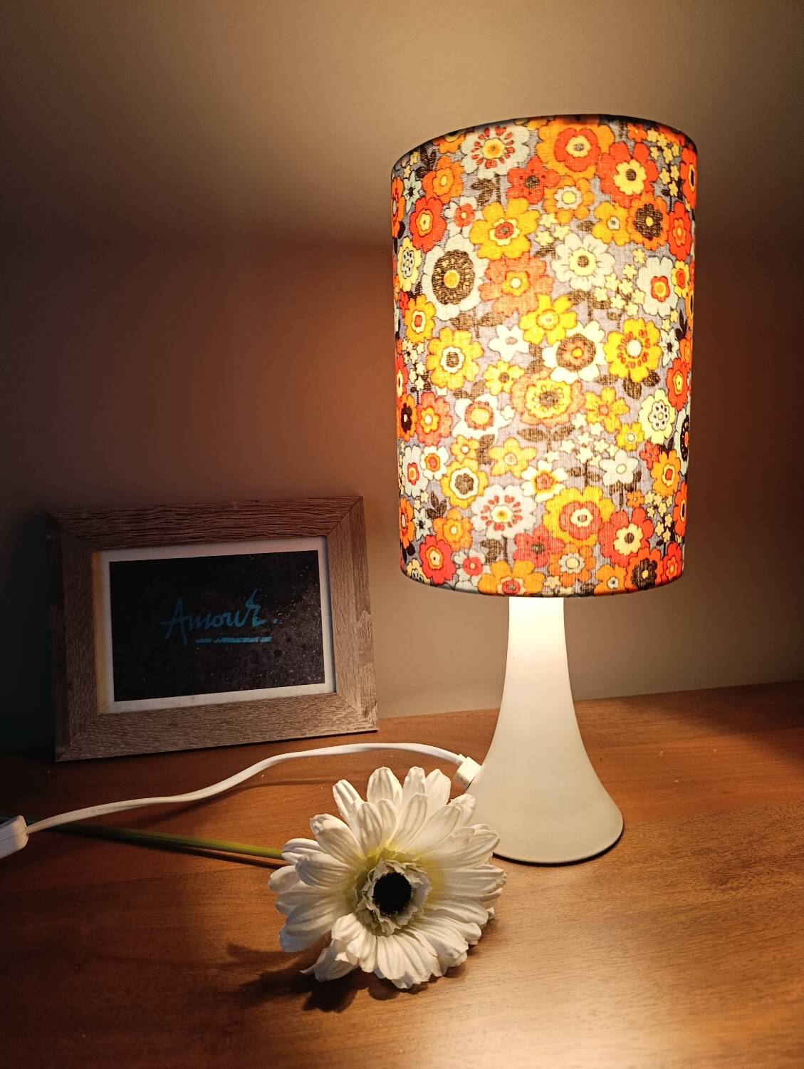 vintage white metal lamp, 70's flower power style shade