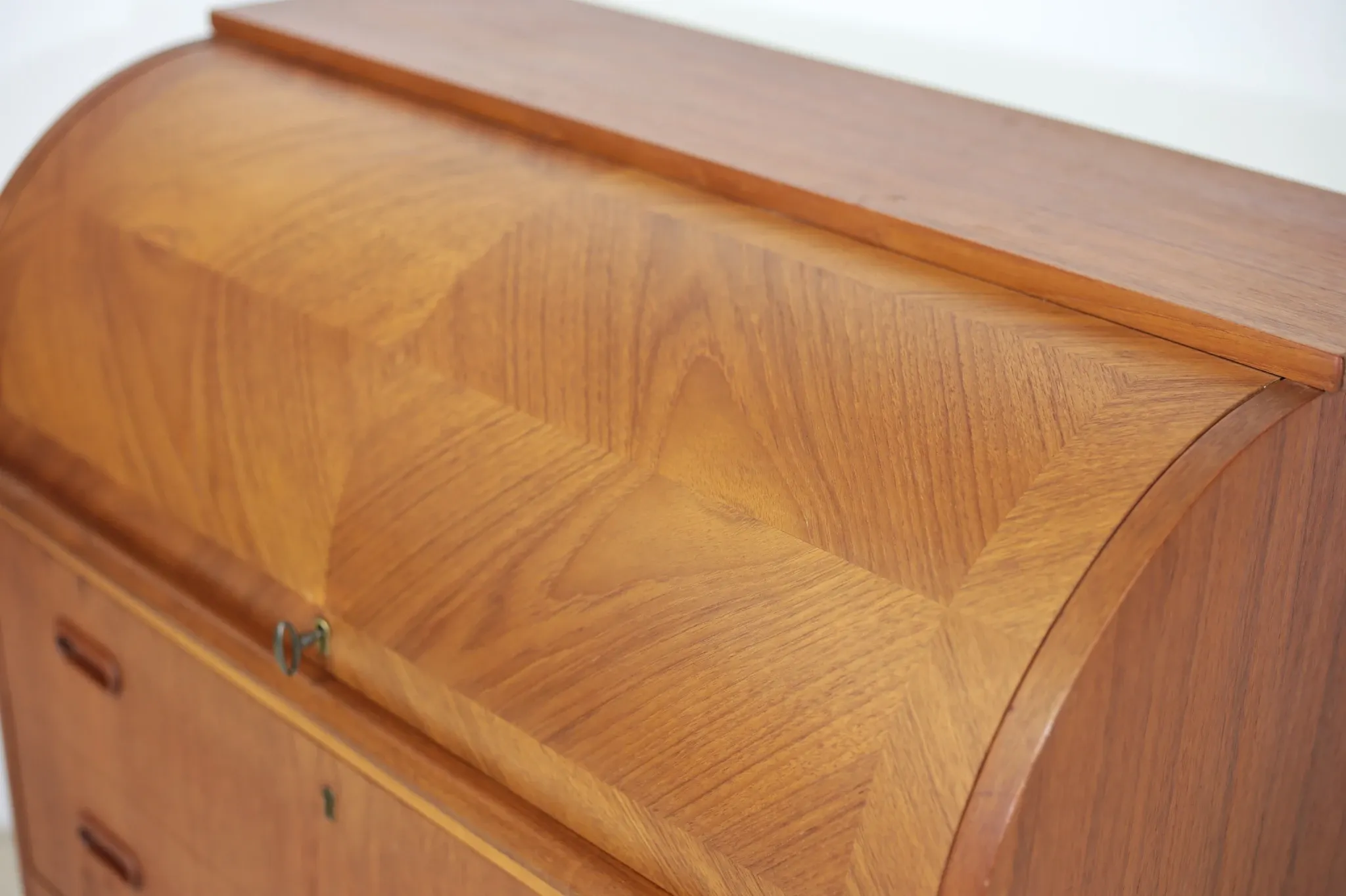 Teak Secretary Egon Ostergaard