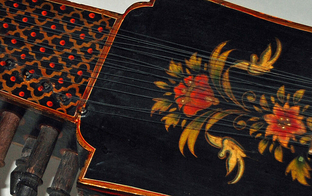 Sarangi-type vile India