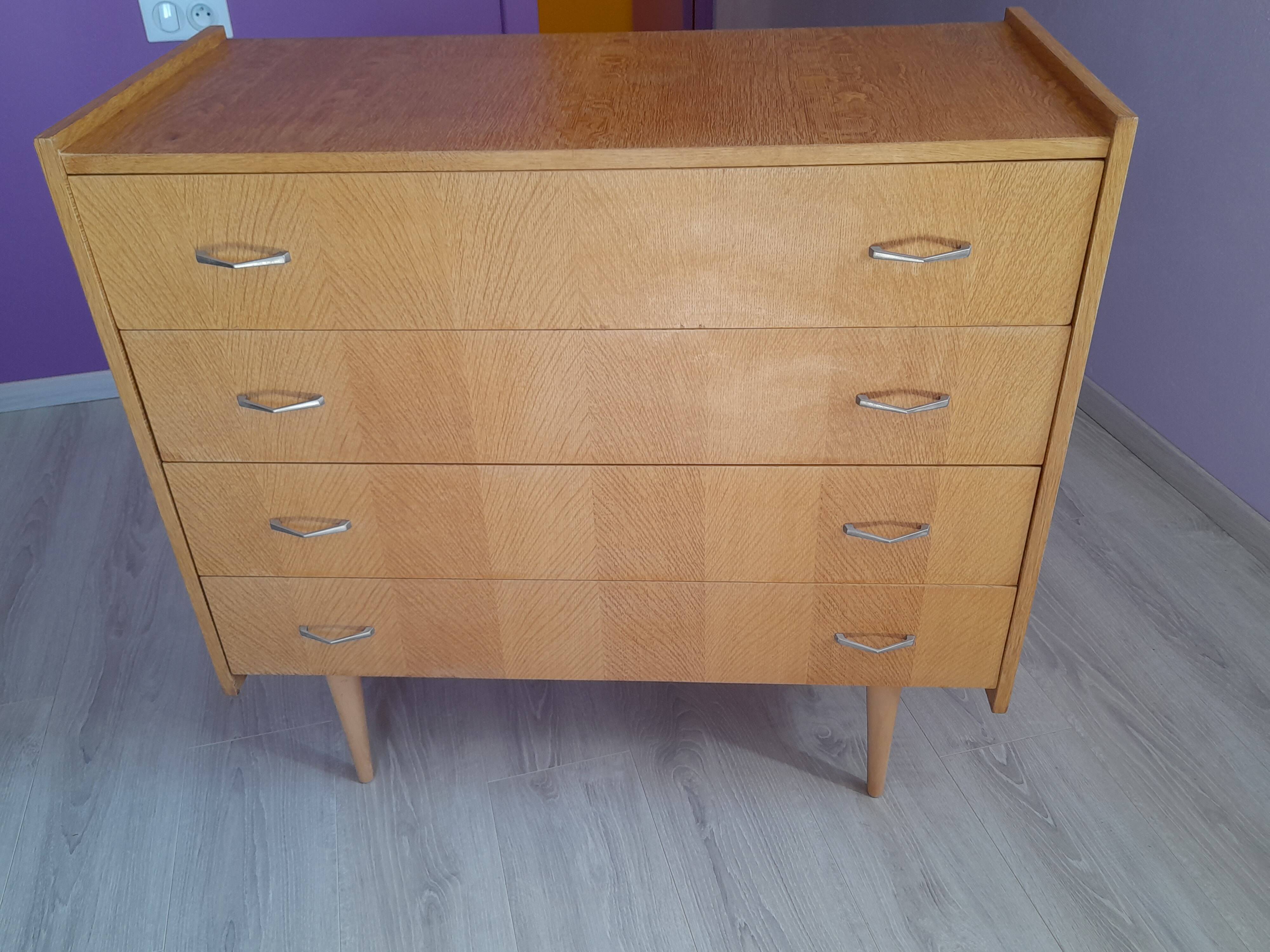 Vintage oak chest of drawers