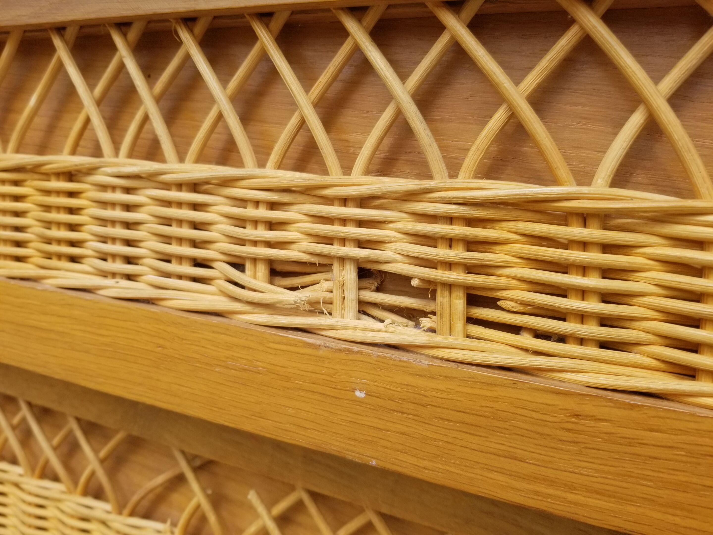 Vintage chest of drawers 3 drawers in oak and rattan - 60s