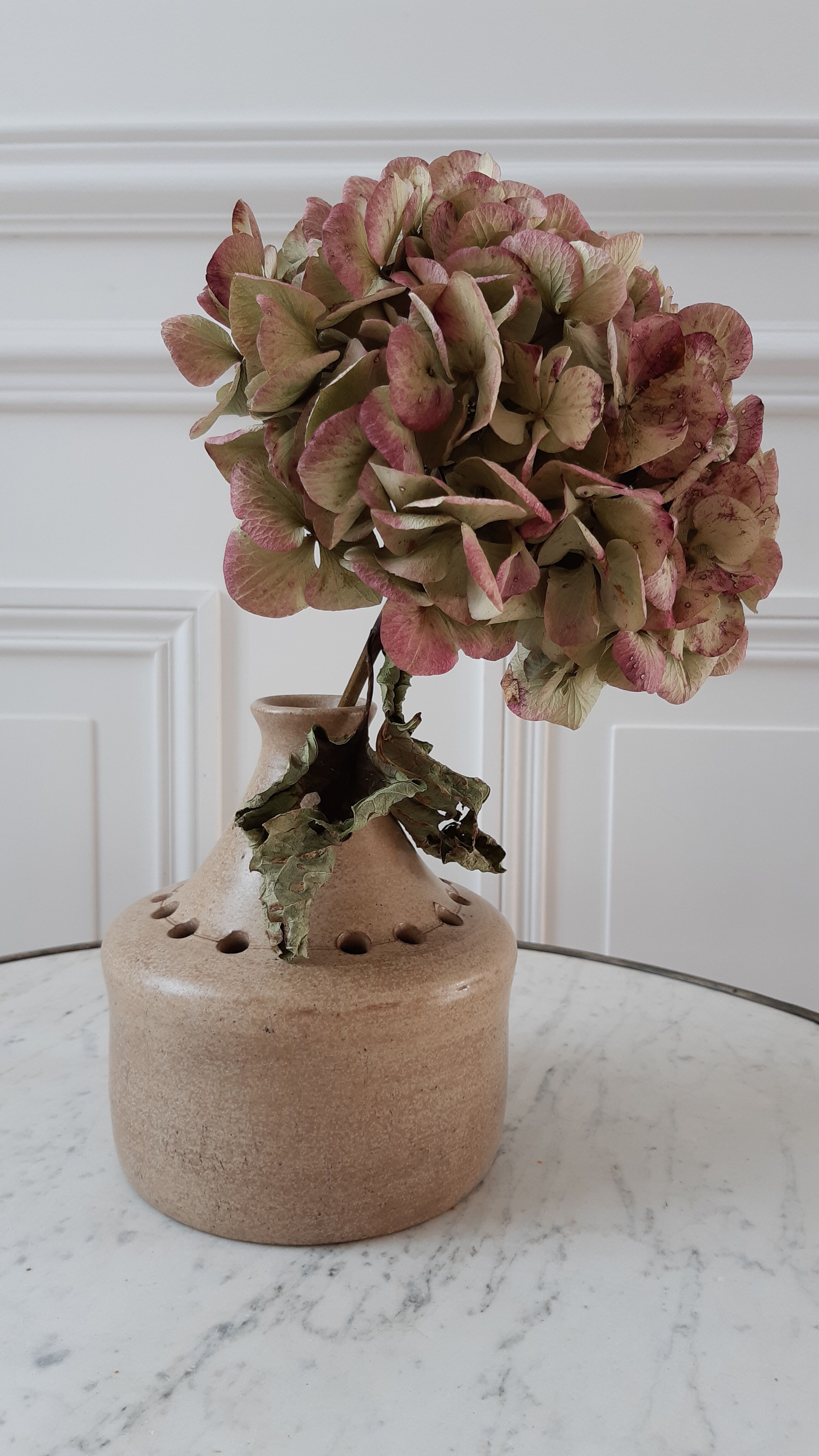 Handmade sandstone soliflore picflower vase 70s
