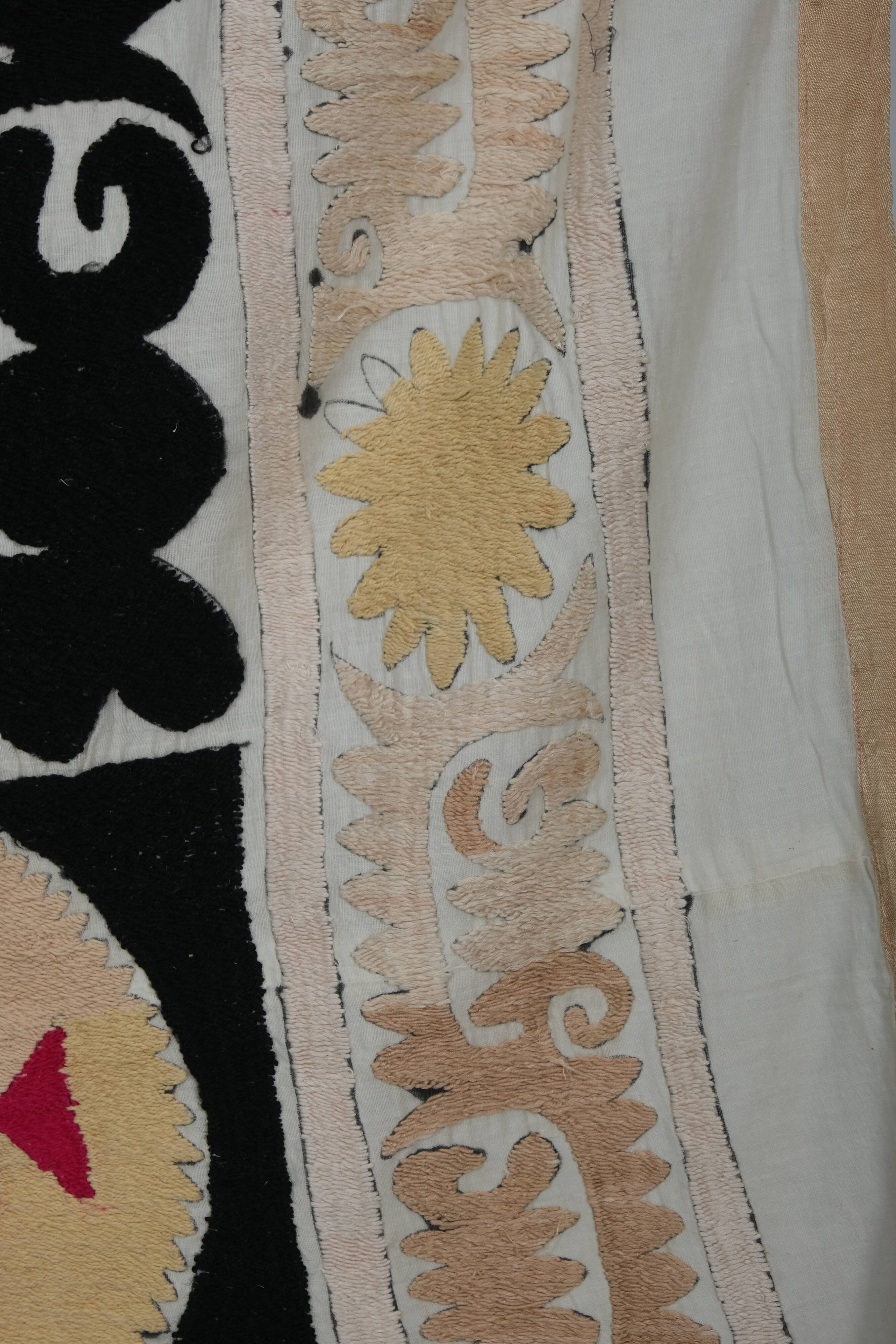 Hand knotted rug, vintage Turkish rug 128x130 cm