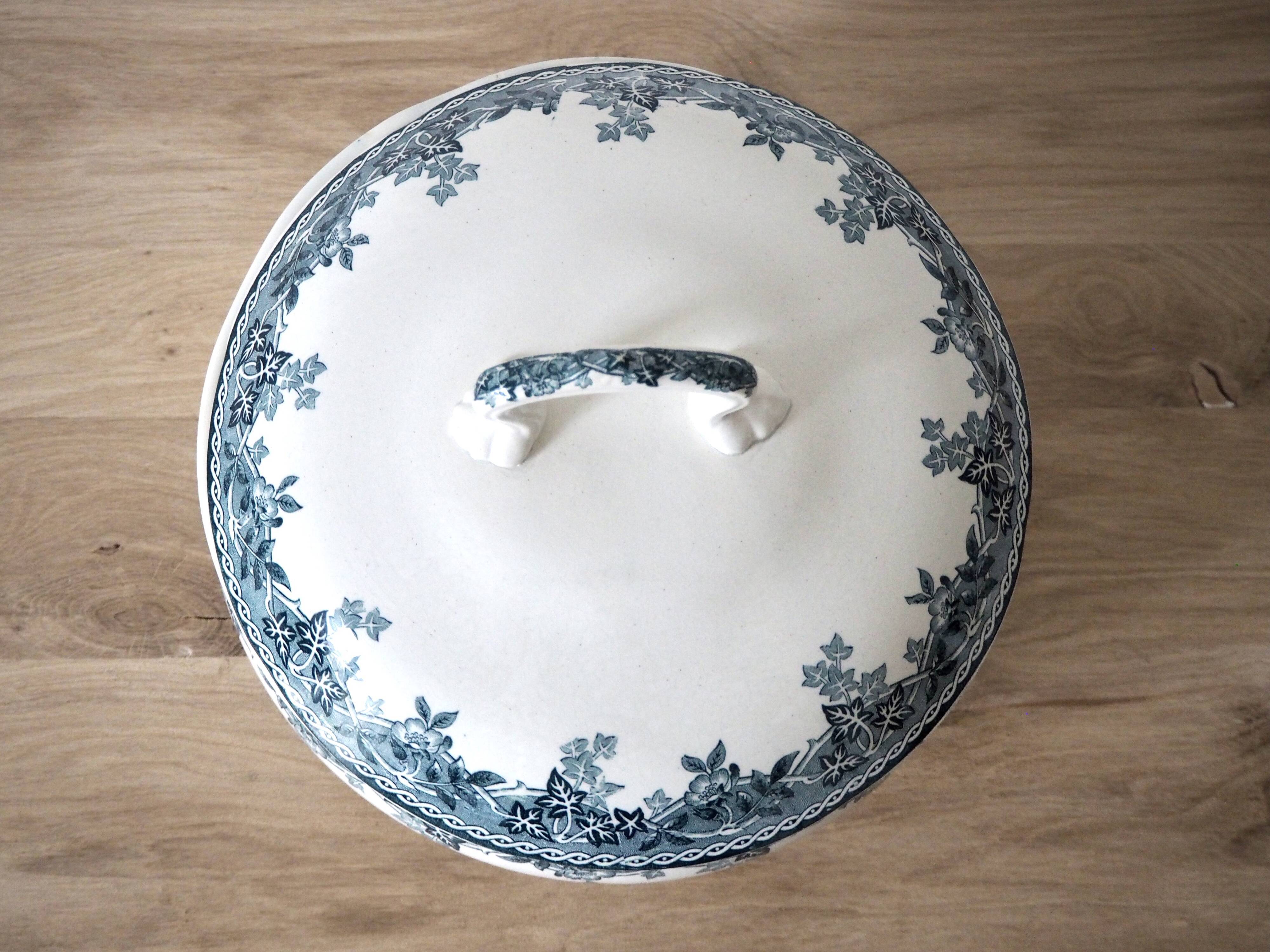 Terre de Fer tureen, summer model