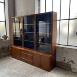 Mahey bookcase in elm and XXL brass