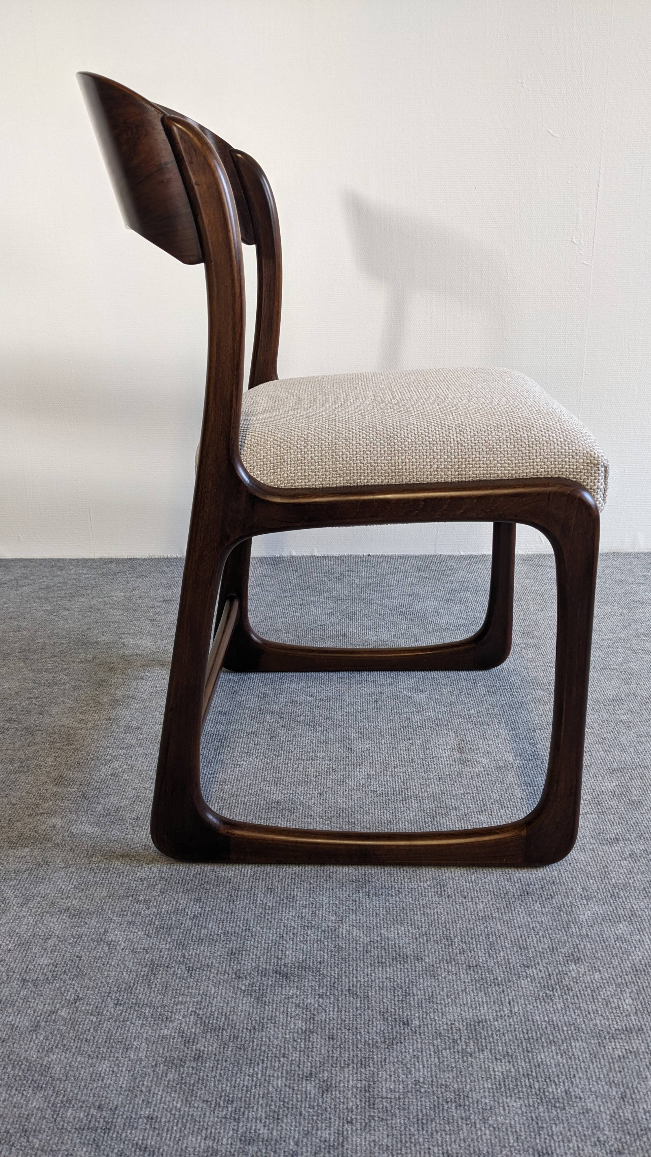 Series of 6 Baumann sled chairs from the 60s/70s