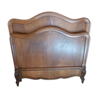 Walnut bed in 110