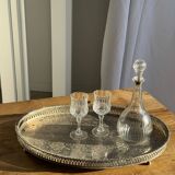 Oval Moroccan plateau engraved on a base 50x35.