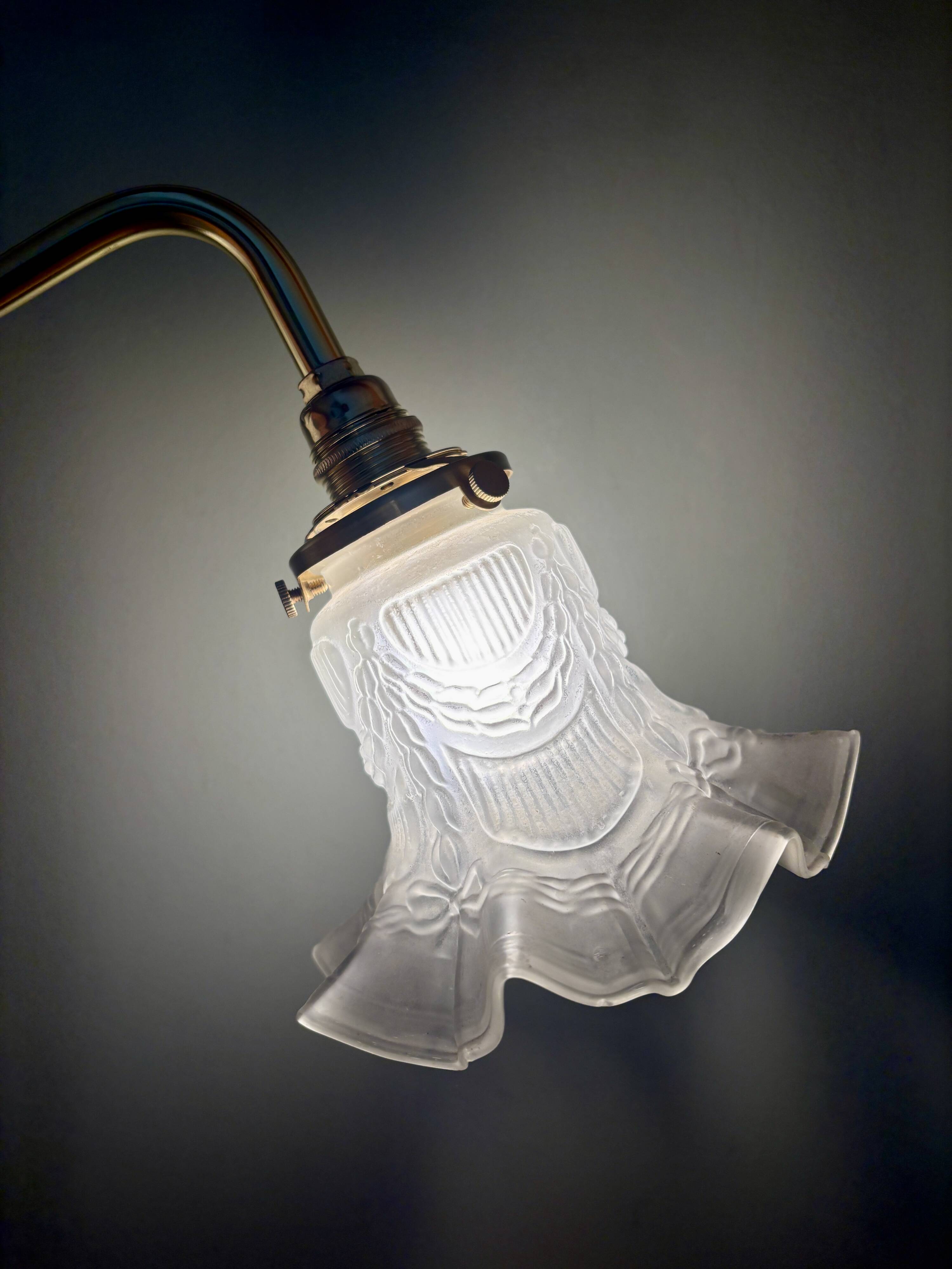 Vintage tulip gold elbow wall lamp in frosted glass