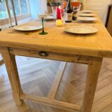 Solid oak farmhouse table with 2 drawers