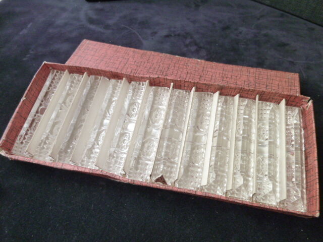 Box of 12 holders triangular lead crystal knives