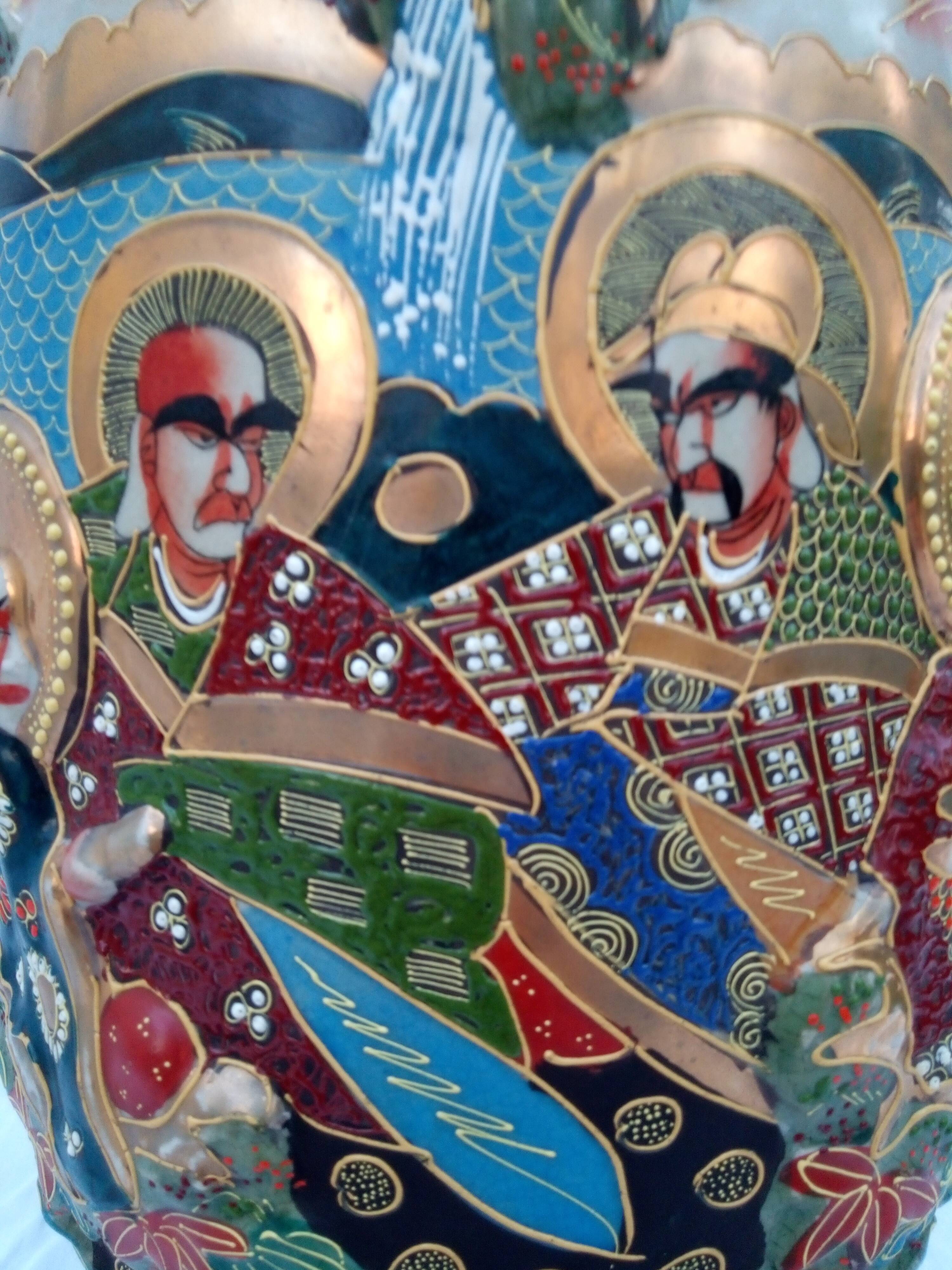 Rare and large vase satsuma in round bump. Mid-20th.