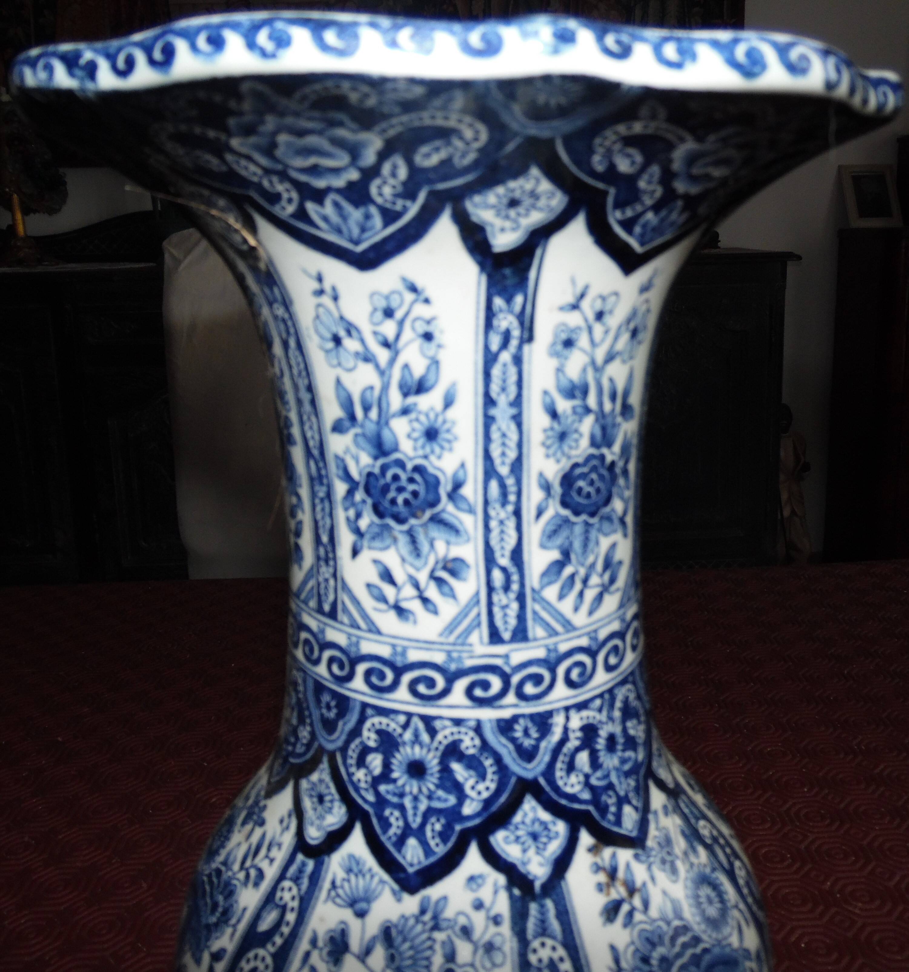 Delft vase