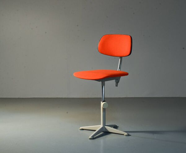 Chaise de bureau industrielle Ahrend De Cirkel avec revêtement en tissu orange, années 1950