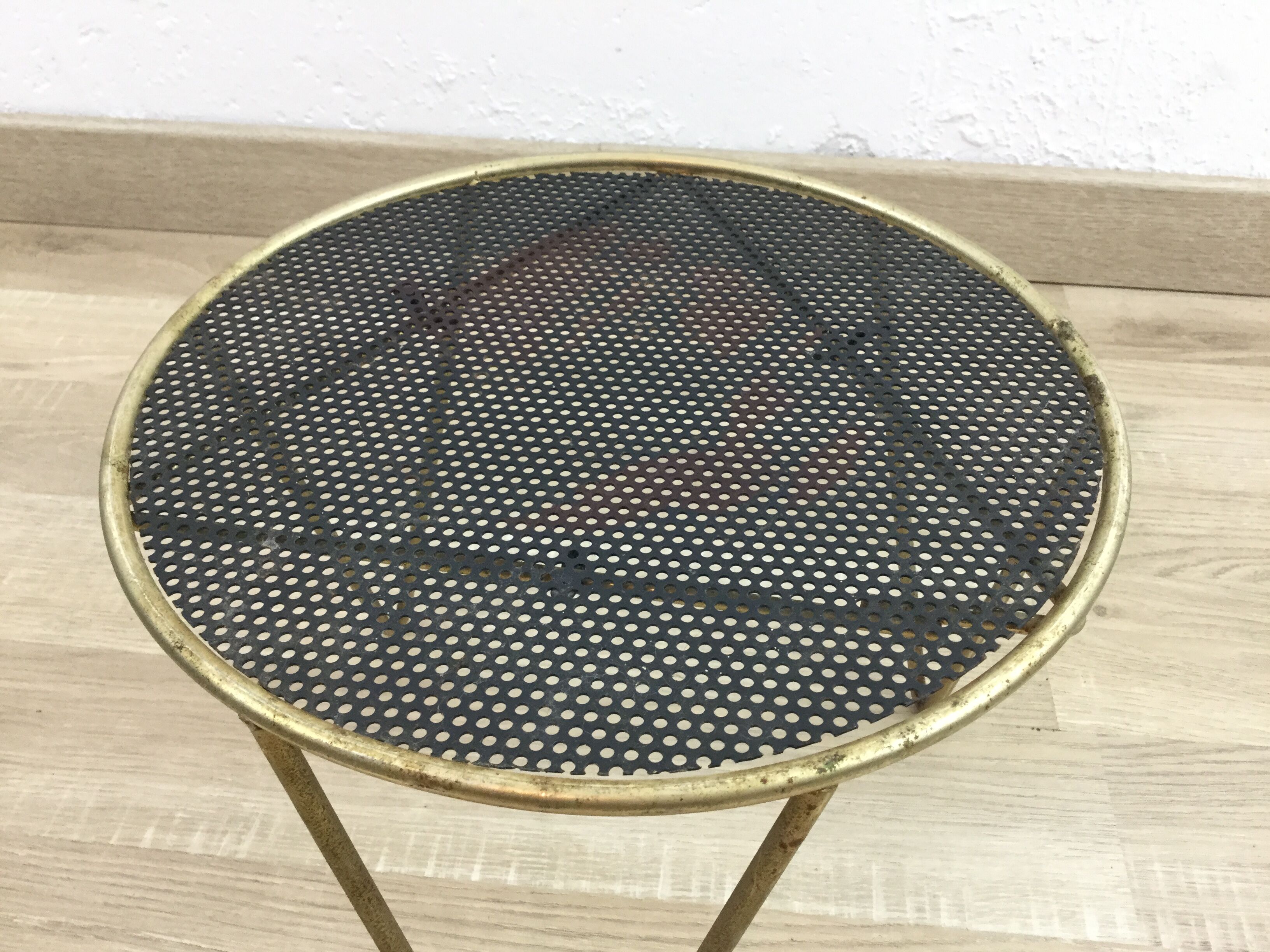 Perforated door-plant stool