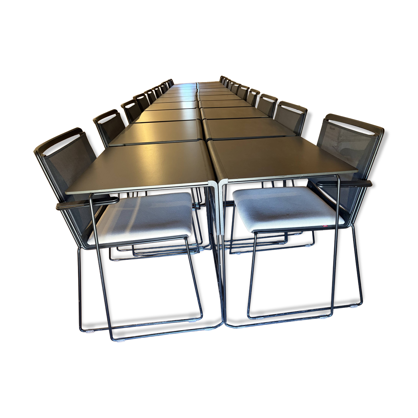 20 tables Ibebi Galileo et 20 chaises Tosca