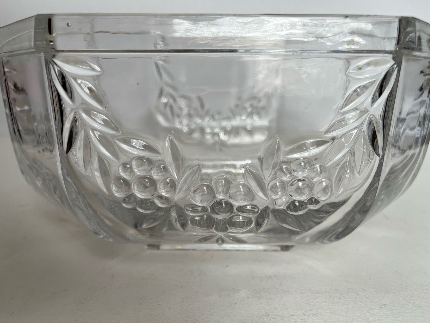 Saladier en cristal moulé