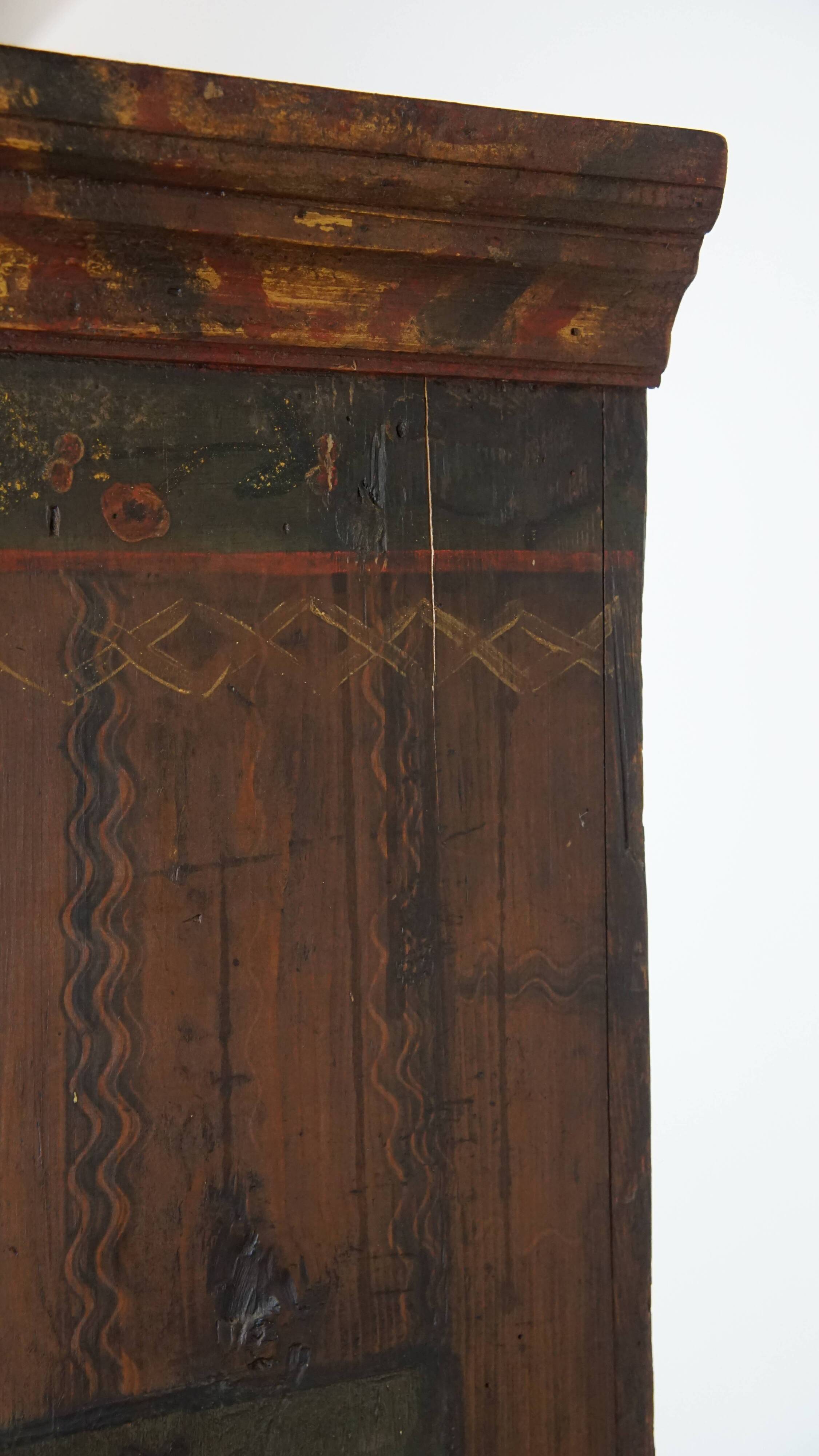 Buffet/armoire de mariée antique du XIXe siècle avec une porte