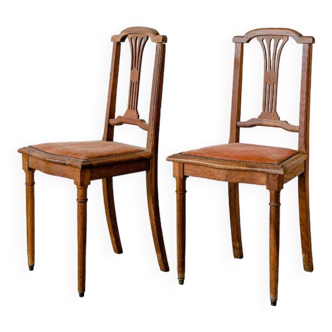 Duo of pink velvet chairs