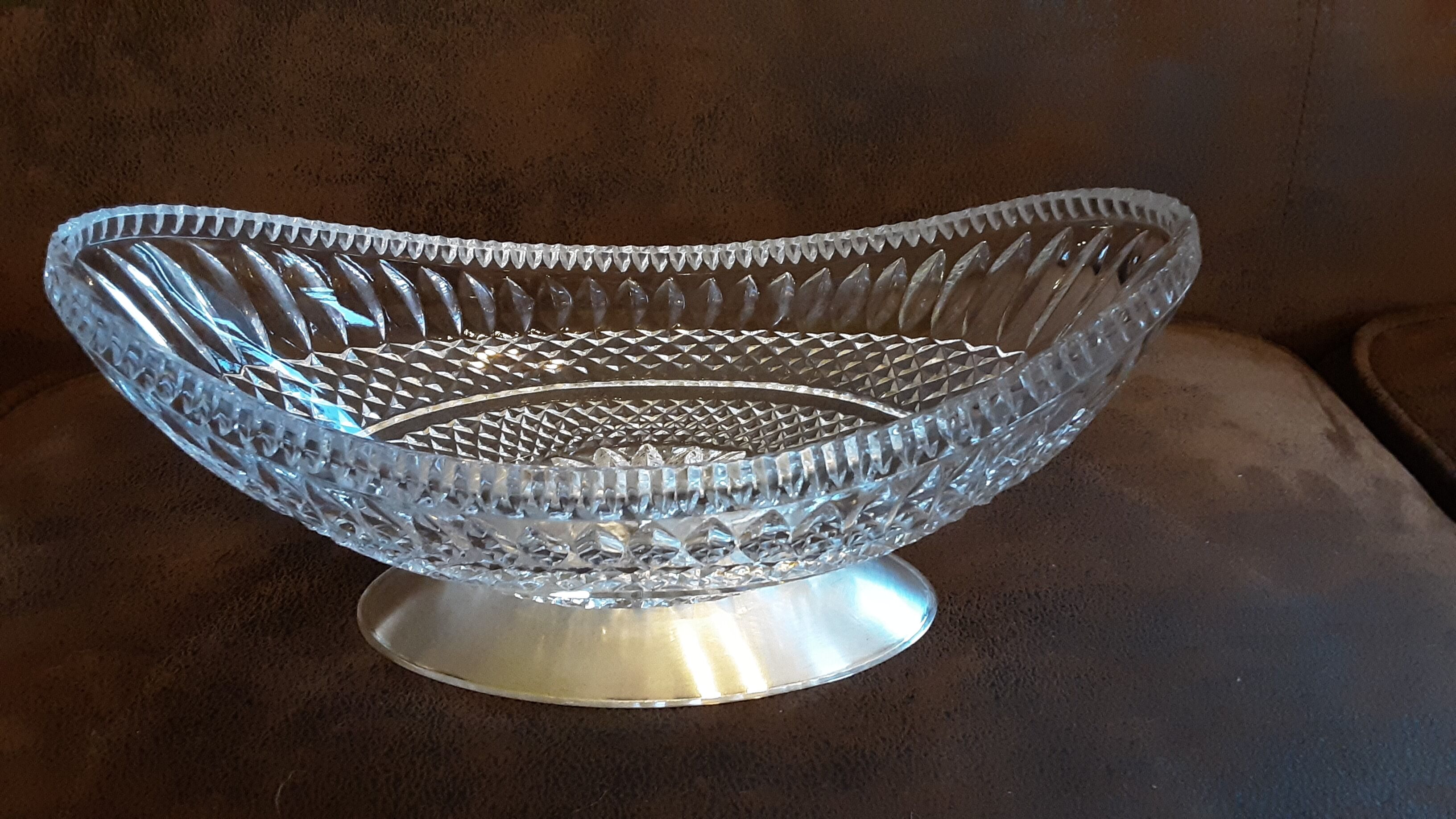 Oval cup on crystal stand