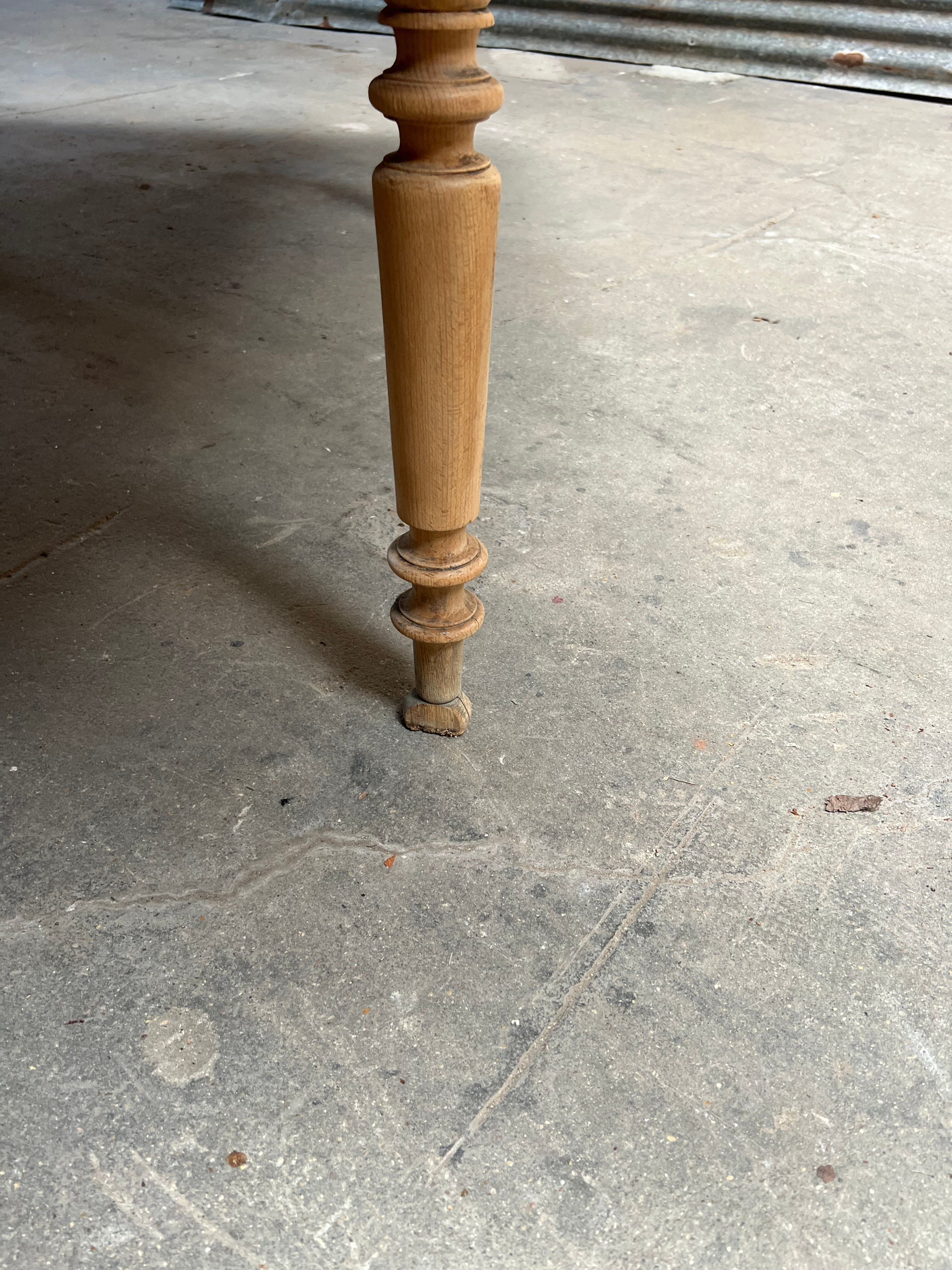 Ancienne table de drapier