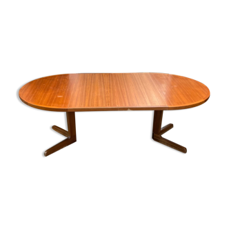 Extendable round table in teak from the 60s with two extensions