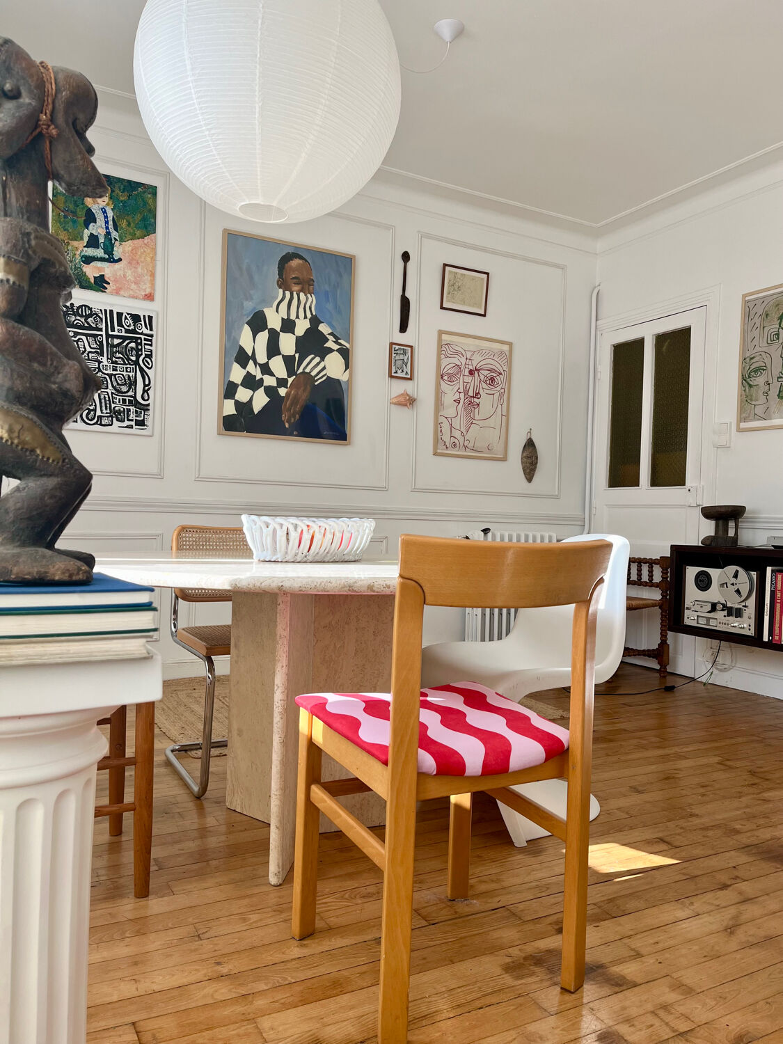 Paire de chaises en orme, années 1970