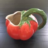 Tomato pitcher in dabbling