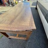 Farm table