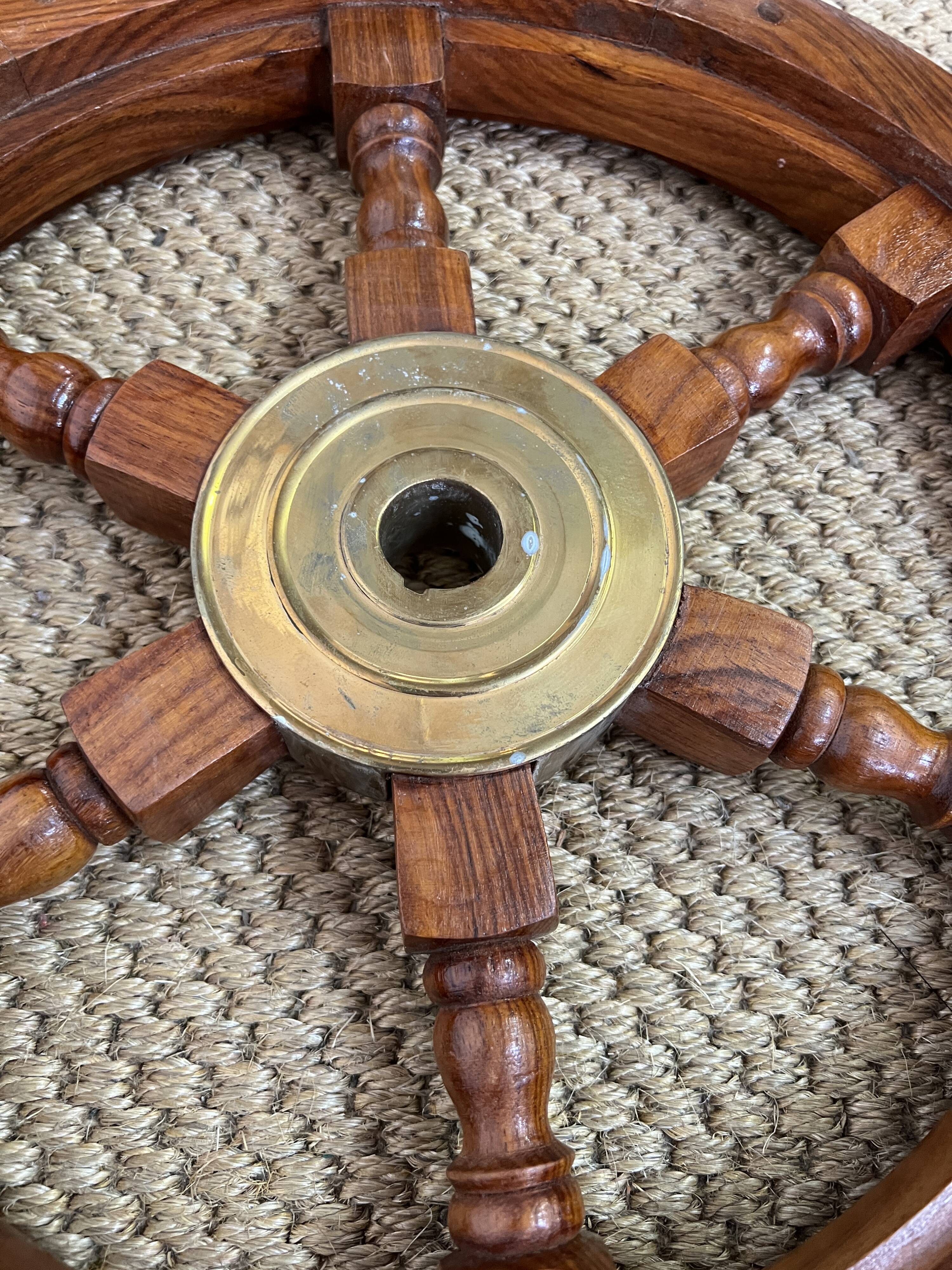 Rudder bar wheel boat in wood and brass "Comptoir des Indes" shelf